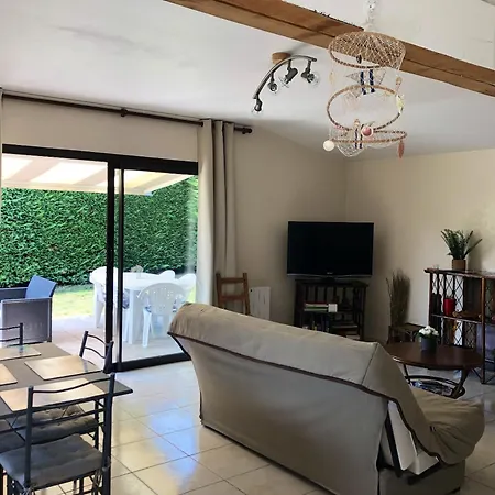Maison Avec Piscine A *